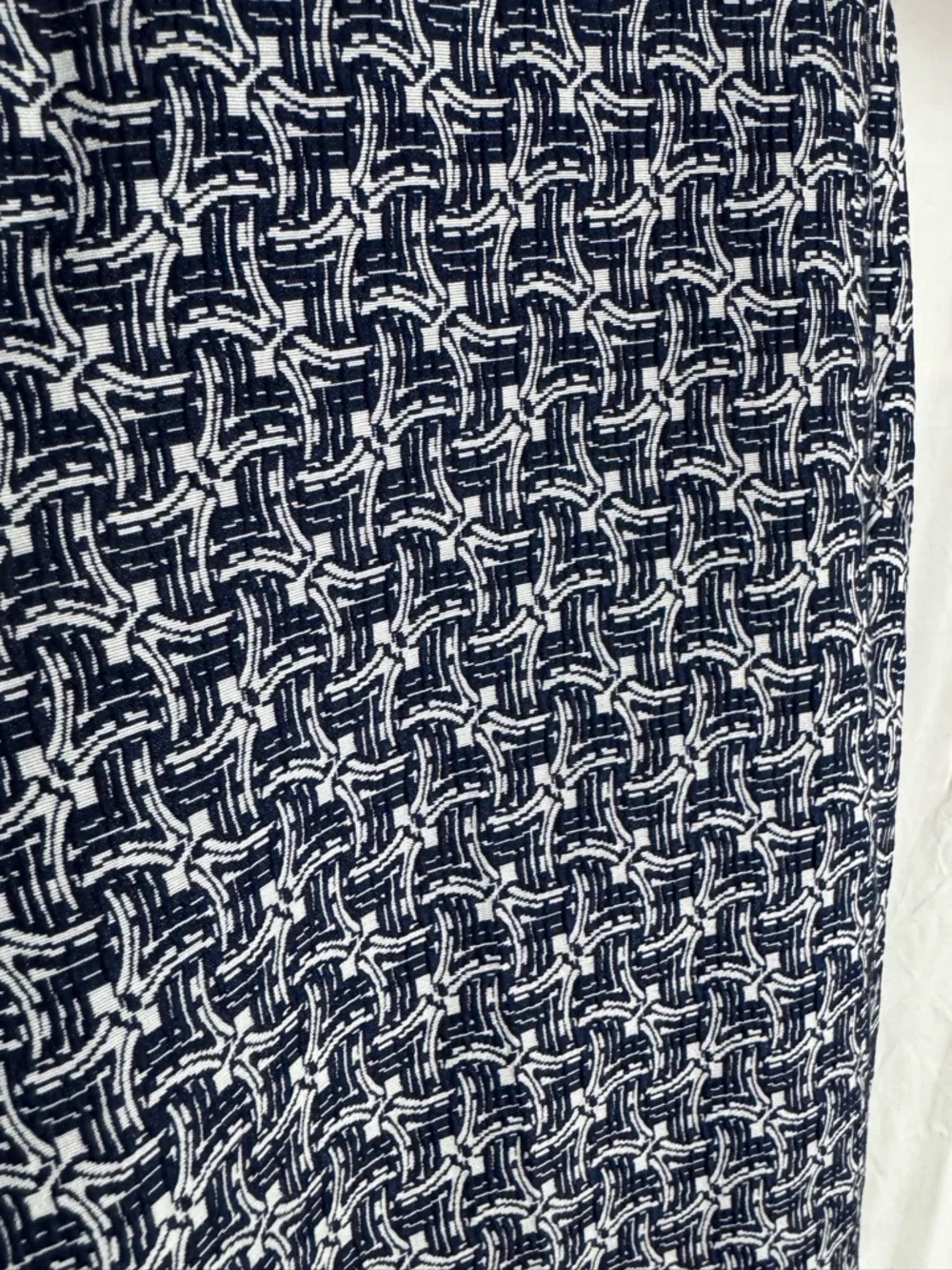 Banana Republic Avery navy blue white geometric pattern dressy crop pant Size 8P